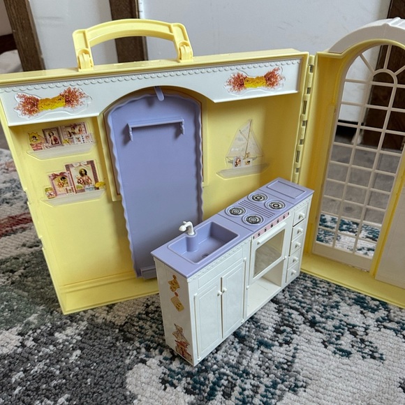 Vintage Barbie Mattel Grandma's Kitchen Fold Up Dollhouse Playset Incomplete - Picture 5 of 16
